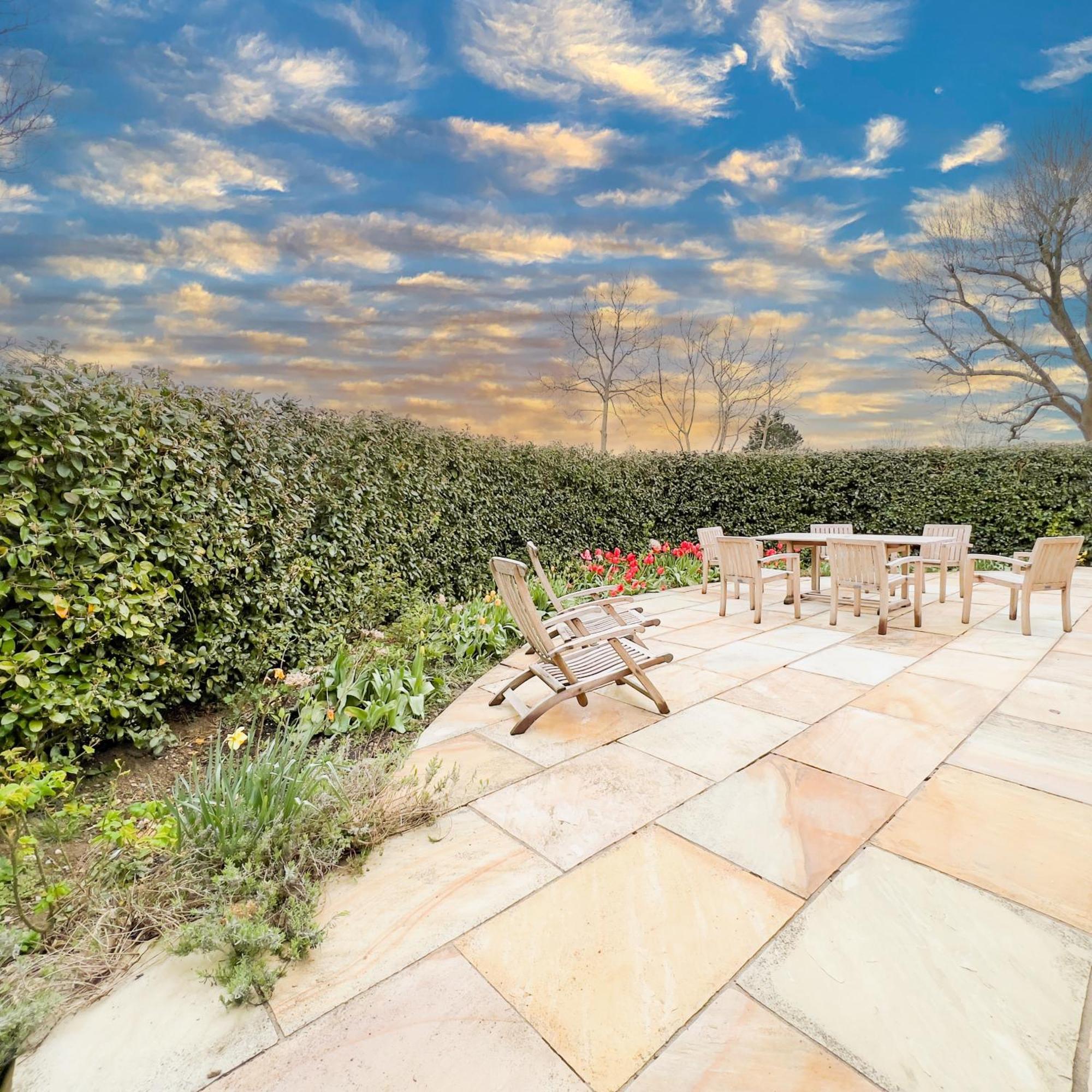 Whitley Coach House Villa Exterior photo