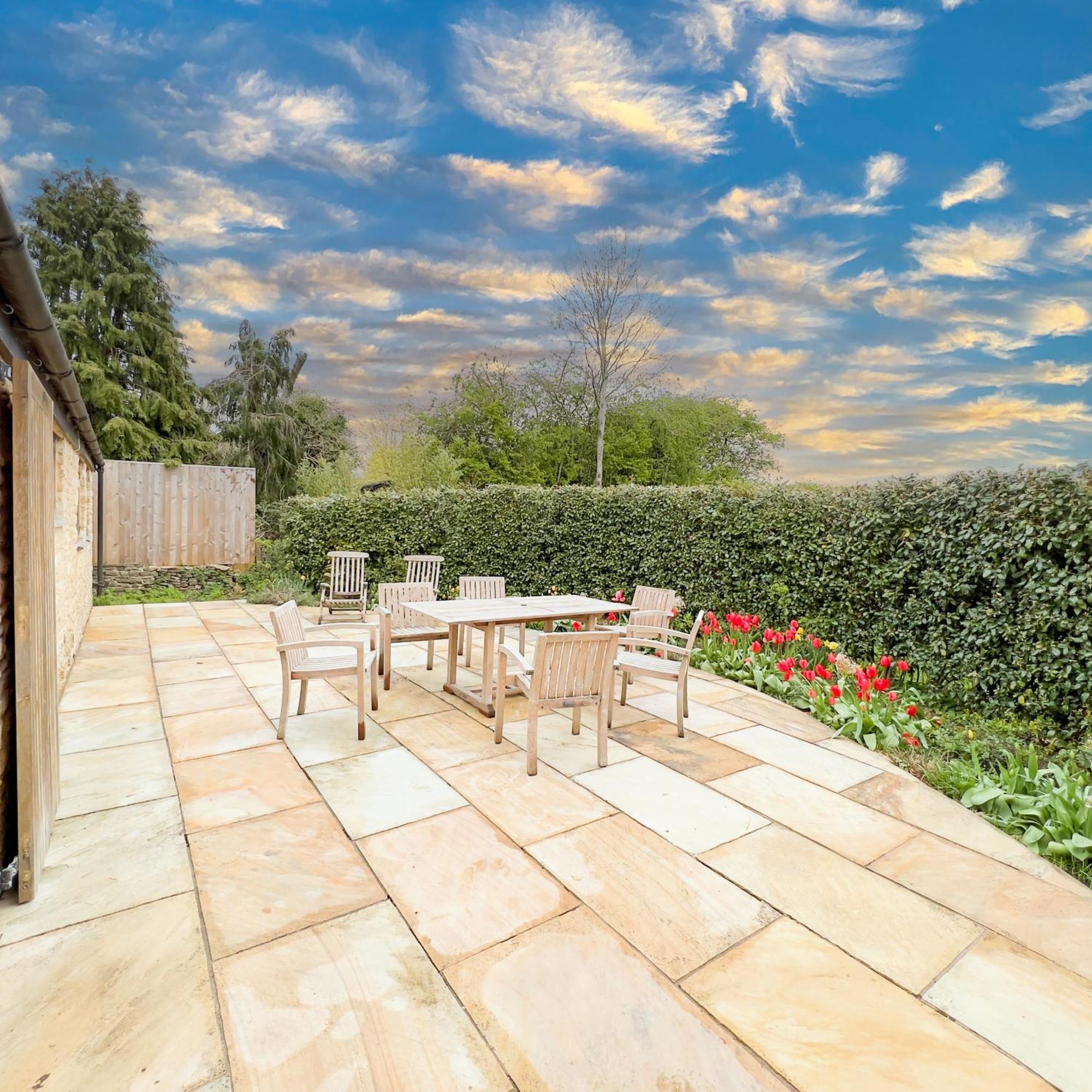Whitley Coach House Villa Exterior photo