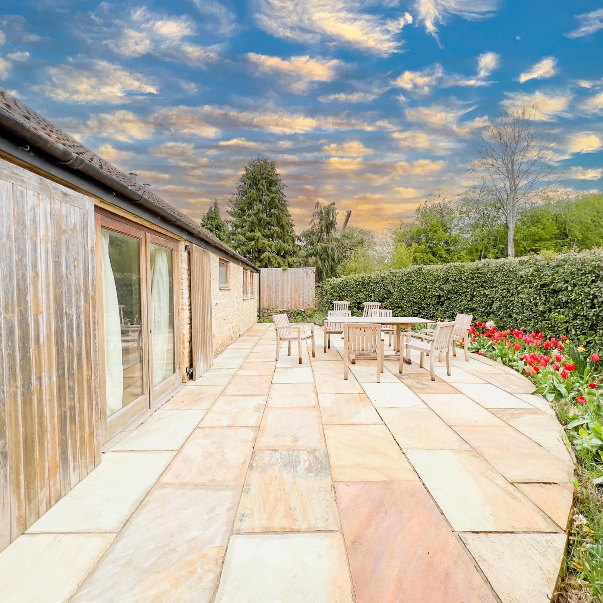 Whitley Coach House Villa Exterior photo