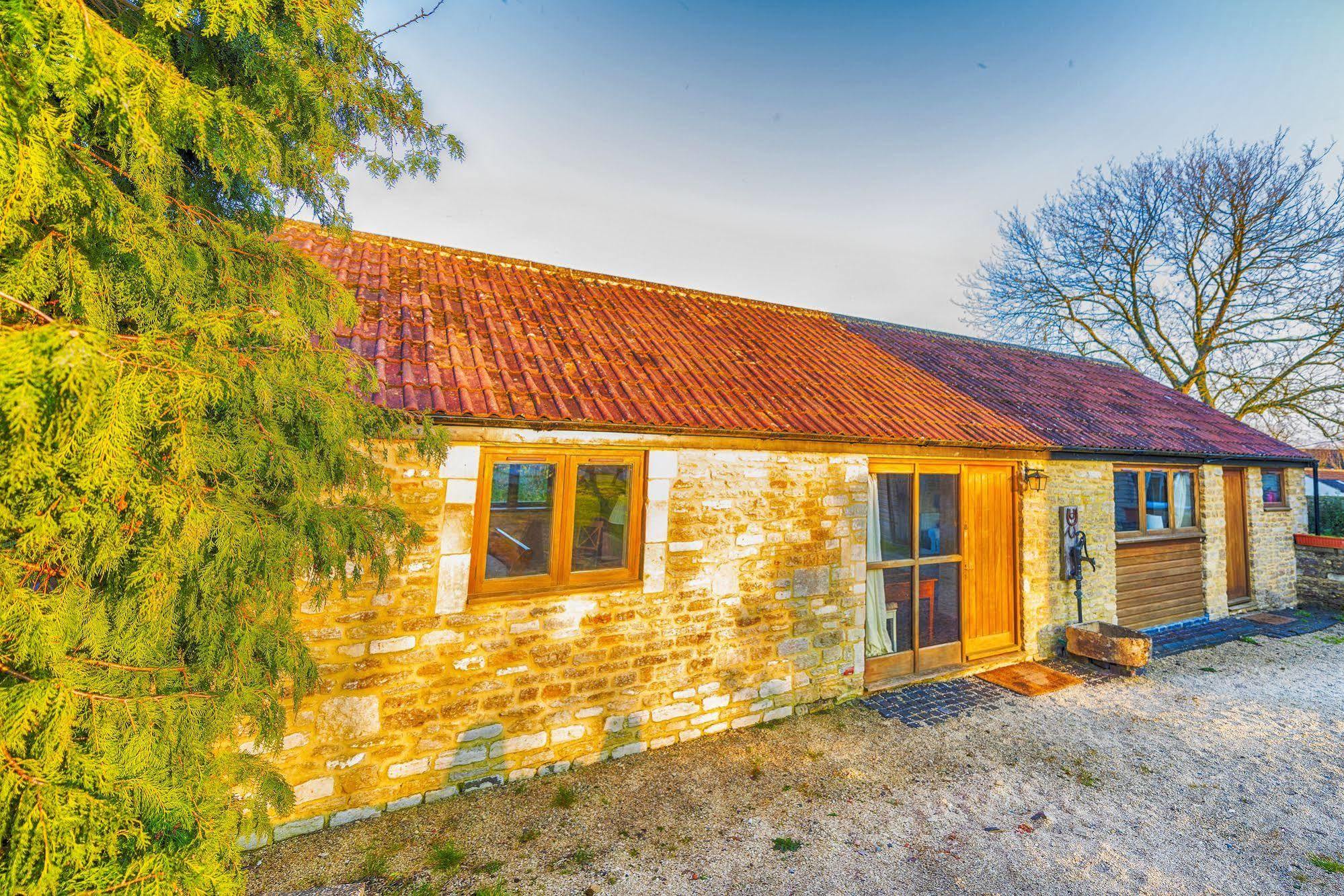 Whitley Coach House Villa Exterior photo