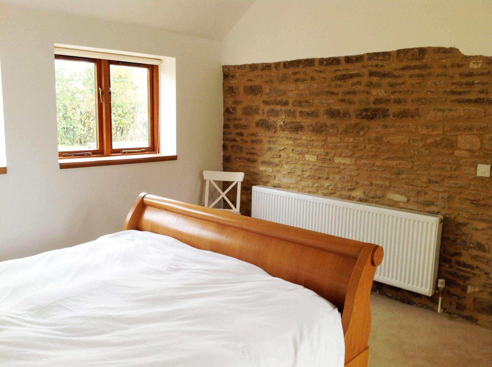 Whitley Coach House Villa Exterior photo