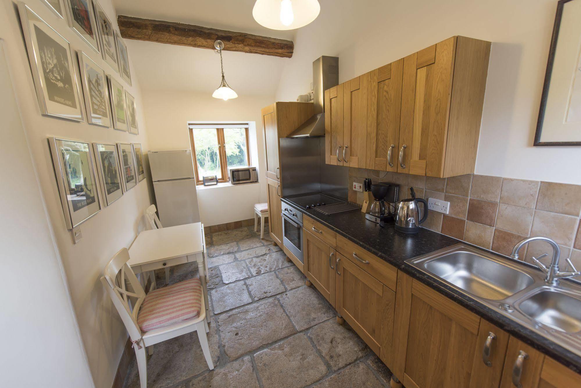 Whitley Coach House Villa Exterior photo